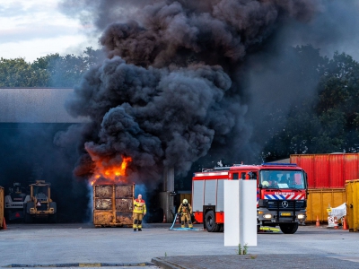 Brand in afvalcontainer bij Remondis in Ermelo