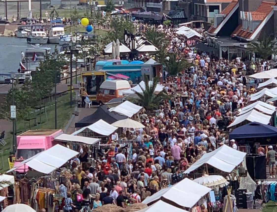 Ibiza markt op de Boulevard in Harderwijk