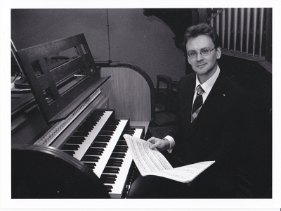 Bert de Hertog speelt orgelconcert in Harderwijk