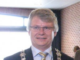 Commissaris van de Koning in Gelderland John Berends legt taken tijdelijk neer na beschuldigingen
