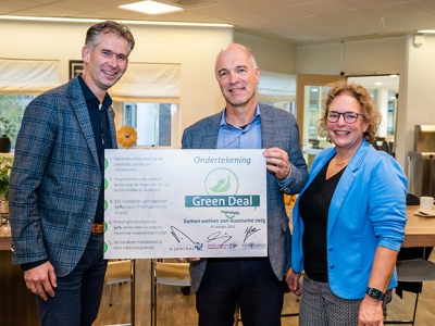 Ondertekening Green Deal Duurzame Zorg 3.0 door St Jansdal, Medicamus en Zorggroep Noordwest-Veluwe 