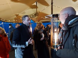 Demissionair minister Hugo de Jonge bezoekt Harderweide en Waterfront