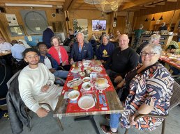 Vrijheidslunch verbindt Harderwijkers en azc-bewoners
