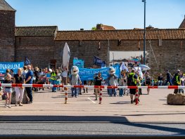Protestmars ‘Empty the Tanks’ in Harderwijk roept op tot sluiting Dolfinarium