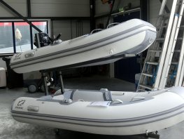 Showroom boten verkoop bij Harderwijk Maritiem