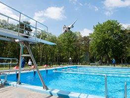 Ben jij minimaal 18 jaar en zoek naar een bijbaan de zomer?