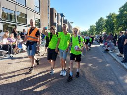 Foto's Avondvierdaagse Harderwijk dinsdag 20 mei 2025
