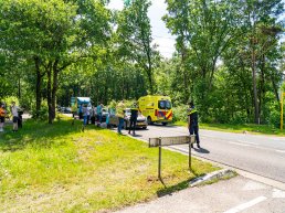Meerdere voertuigen botsen op elkaar op de Leuvenumseweg in Harderwijk