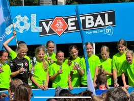 Meisjesteam van CBS de Parel 4e geworden op de landelijke schoolvoetbalfinale