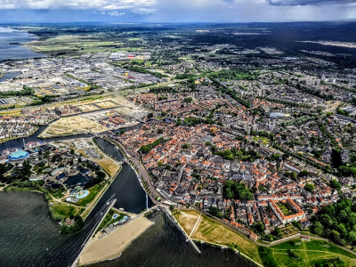Prachtige luchtfoto van Harderwijk