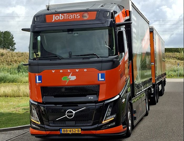 JobTrans introduceert als eerste LZV-opleiding op Volvo Electric