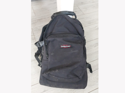 Gevonden: zwarte Eastpak rugzak met schoolboeken (naam: Max)