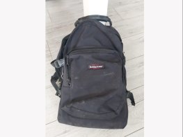 Gevonden: zwarte Eastpak rugzak met schoolboeken (naam: Max)