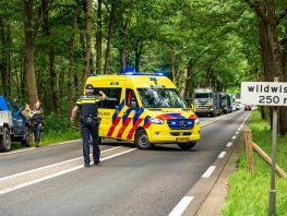 Automobilist raakt onwel en rijdt hekwerk omver in Harderwijk
