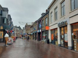 College wil leegstaande winkel aan Donkerstraat kopen “Voormalig Blokkerpand gijzelt de binnenstad”