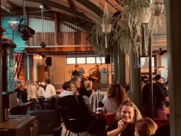 Walhalla's Sunday Sessions - Heels & Sneaker - Pop