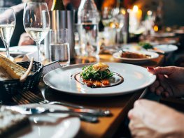 De kunst van het zakelijk dineren: Meer dan alleen eten