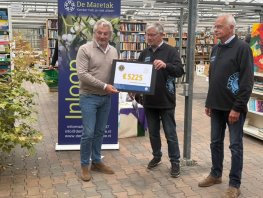 Mooie gift van de Lionsboekenmarkt voor De Maretak