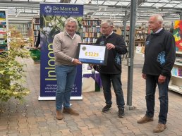 Mooie gift van de Lionsboekenmarkt voor De Maretak