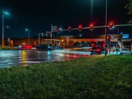 Twee auto’s botsen op kruising Newtonweg in Harderwijk