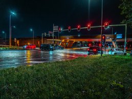 Twee auto’s botsen op kruising Newtonweg in Harderwijk