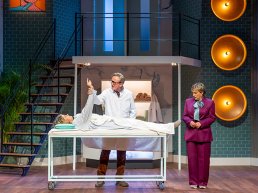 DUBBEL OP! Een hilarische theaterkomedie van Jon van Eerd over schoonheidsidealen