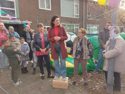 Feestelijke opening buurtkamer ’t Tinnehuusje in Harderwijk