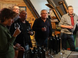 Aqua Anguilla: paling ontmoet roggejenever: Lancering Palingborrel in museum Dries van den Berg & Zn.