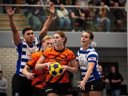 Unitas zet concurrent Blauw Wit op achterstand