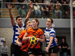 Unitas zet concurrent Blauw Wit op achterstand