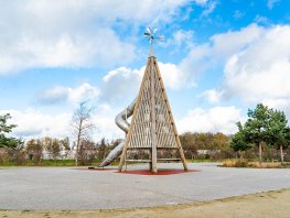 Speeltoestel in Crescentpark Harderwijk beklad met hakenkruizen; politie zoekt dader