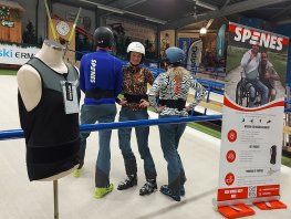 Delphindoorski verkooppunt van Spines: een rugbeschermer biedt zekerheid tijdens de wintersport
