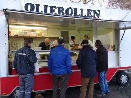 Oliebollen bij Harderwijks Mannenkoor