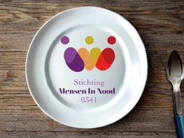 150 huishoudens een kersttas in Harderwijk: ‘Niemand hoeft er met Kerst alleen voor te staan’