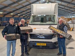 OrigineelPakket.nl en relaties doneren kerstpakketten aan de Voedselbank