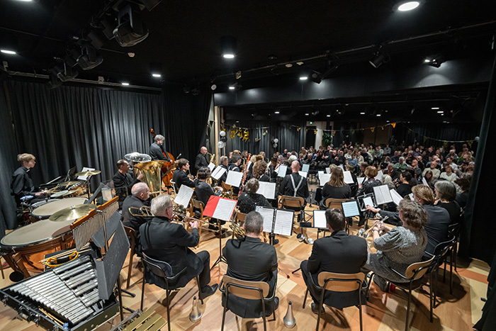 Luid het nieuwe jaar muzikaal in met de Regioharmonie in De Roef