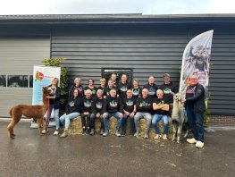 Dakdekker komt in actie voor Alpe d’HuZes