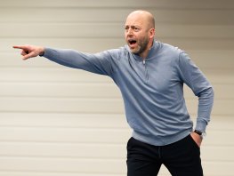 Unitas verlengt contract hoofdtrainer Erik van Brenk