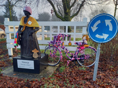 Stientje warm aangekleed door Hierdense breiclub