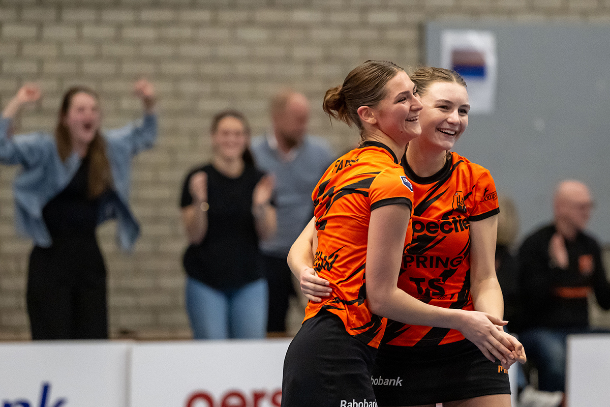 Unitas verslaat DOS’46 in verhit duel; nieuw gezicht en verrassende rentree