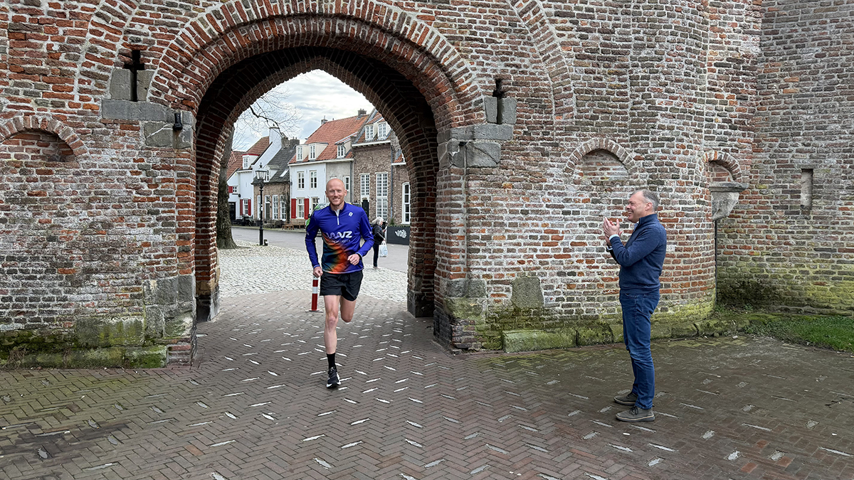 Broekhuis Halve Marathon op boulevard leeft. Hardloopwedstrijd wordt stadsevenement