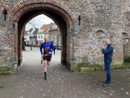 Broekhuis Halve Marathon op boulevard leeft. Hardloopwedstrijd wordt stadsevenement