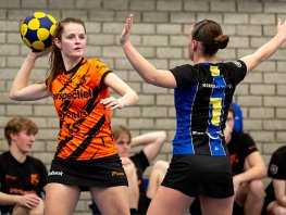 Unitas houdt lang stand tegen KZ maar buigt in slotfase 