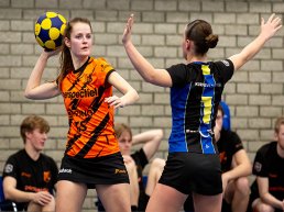 Unitas houdt lang stand tegen KZ maar buigt in slotfase 