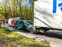 Vertraging op N302 bij Harderwijk na kop-staartbotsing met drie voertuigen 