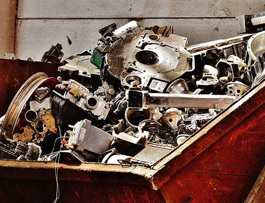 Oud ijzer prijs: wanneer is verkopen echt de moeite?