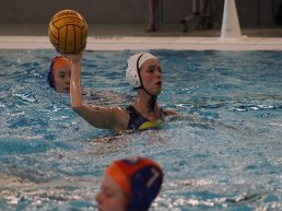 HZ&PC de Woelwaters Dames 1 wijst de weg in doelpuntrijke overwinning 