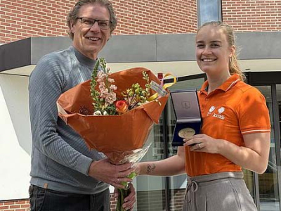 Lisa Kruger ontvangt Sportpenning