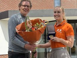 Lisa Kruger ontvangt Sportpenning