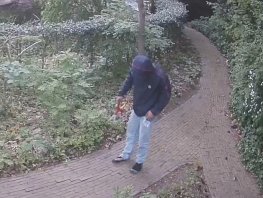 Man probeert op sokken en met heggenschaar woning in Nunspeet binnen te dringen
